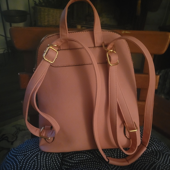 Backpack 3 way purse with accessories - Picture 2 of 4